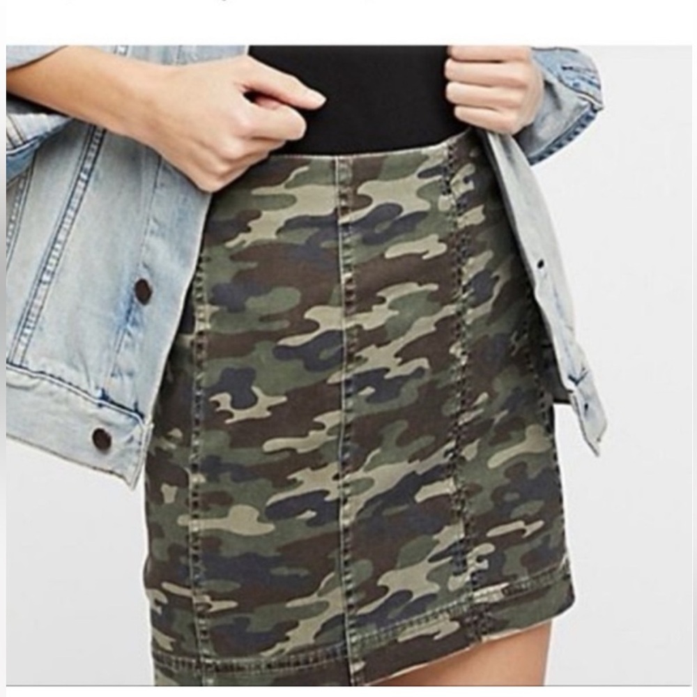 Free People Camouflage Mini Skirt. Women’s Size 4.